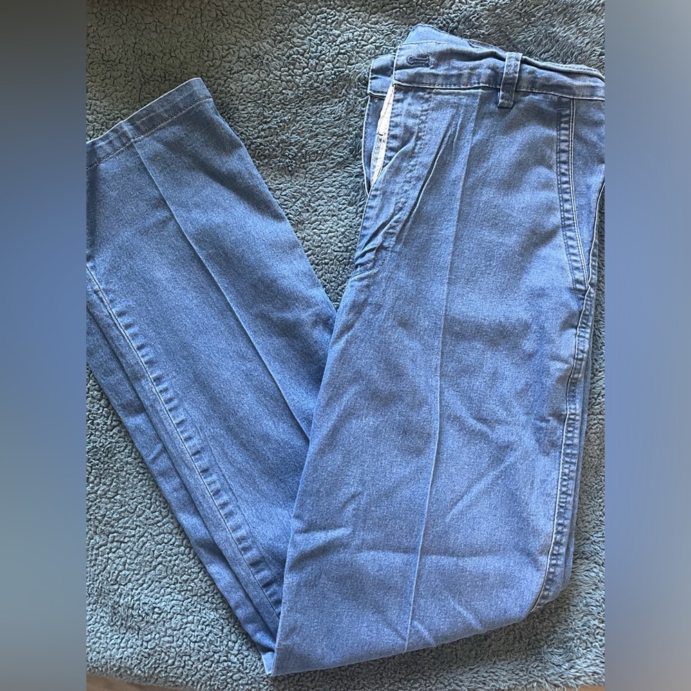 STRAIGHT LEG JEANS